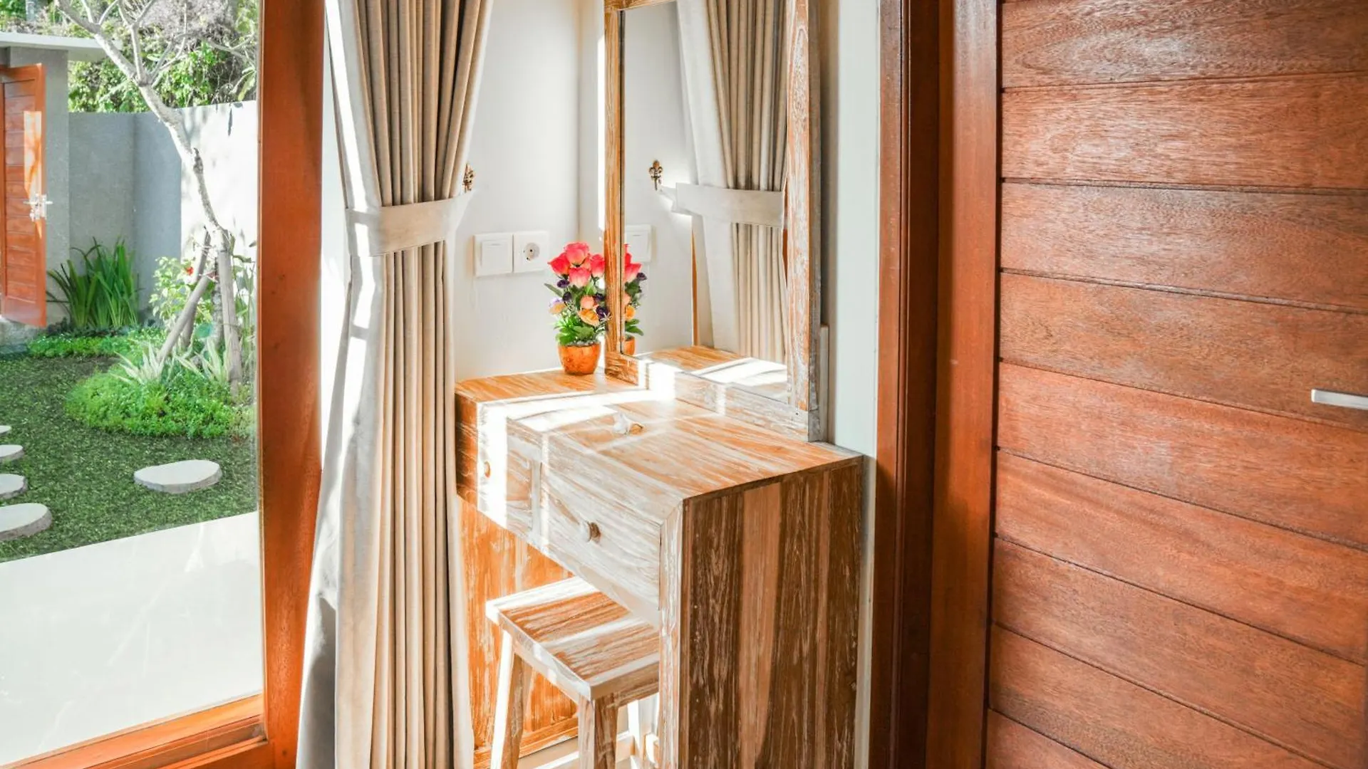 Brookside House - 1Bdr, Prv Pool, 5 Min Ubud Center 0*, Ubud (Bali)
